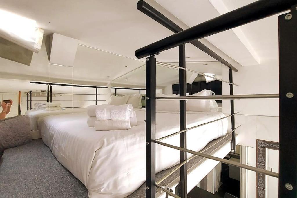 Duplex Notre-Dame De Paris Apartment Exterior photo